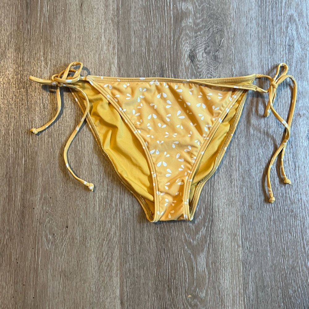 NWOT O’Neill bikini bottoms